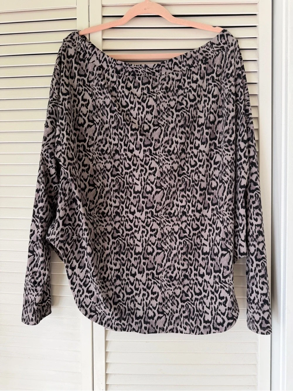 Halara Off-Shoulder Leopard Print Long-Sleeve Sweater - Gray
